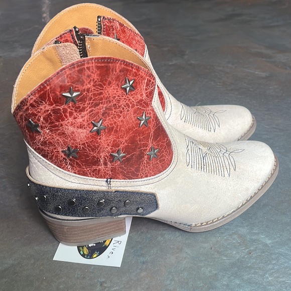 Sterling River White and Red Leather Western Star Studded Boots Size 8.5 - Picture 3 of 9